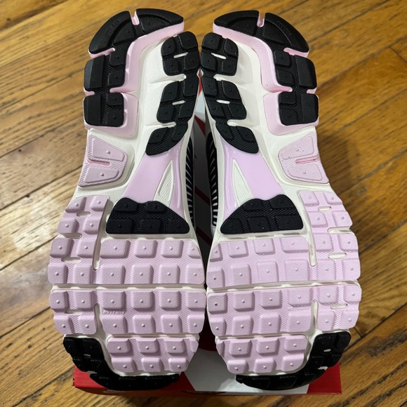 Brand new! Nike Zoom Vomero 5 - Picture 7 of 10